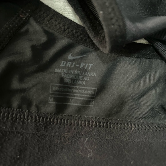 2 Nike sports bras - Picture 4 of 4